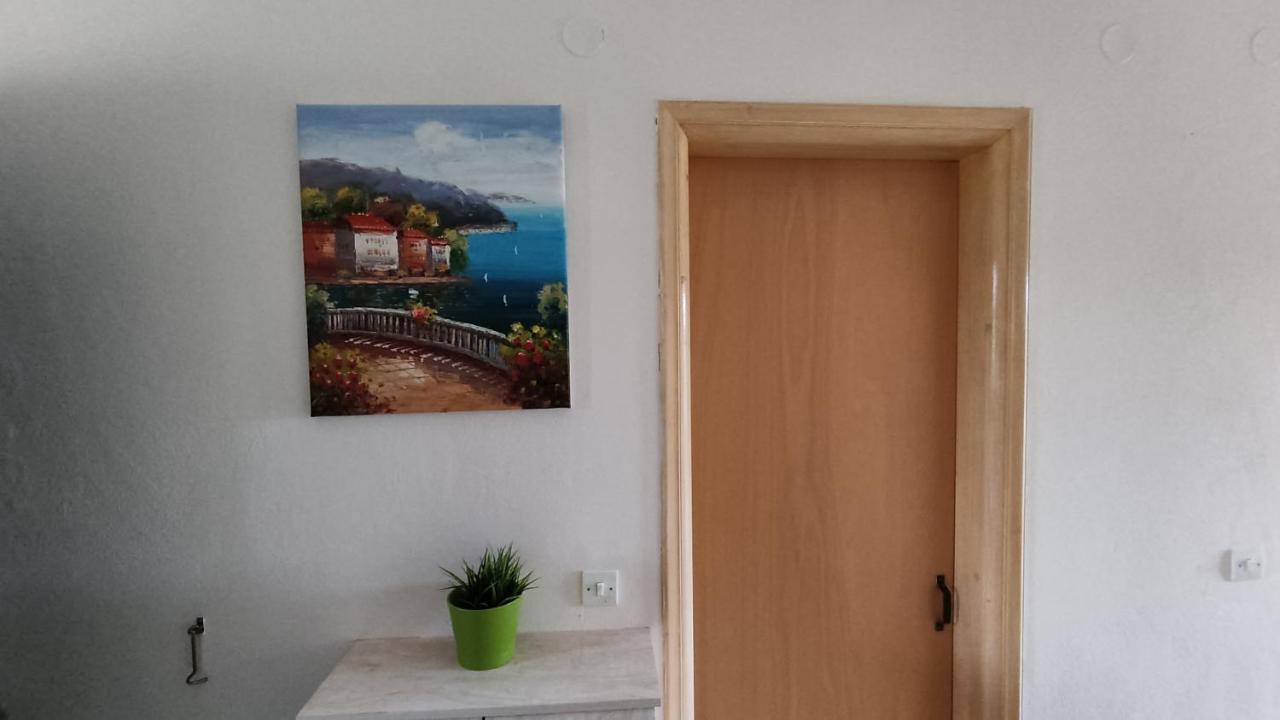 Aloda Summer House Roda  Esterno foto